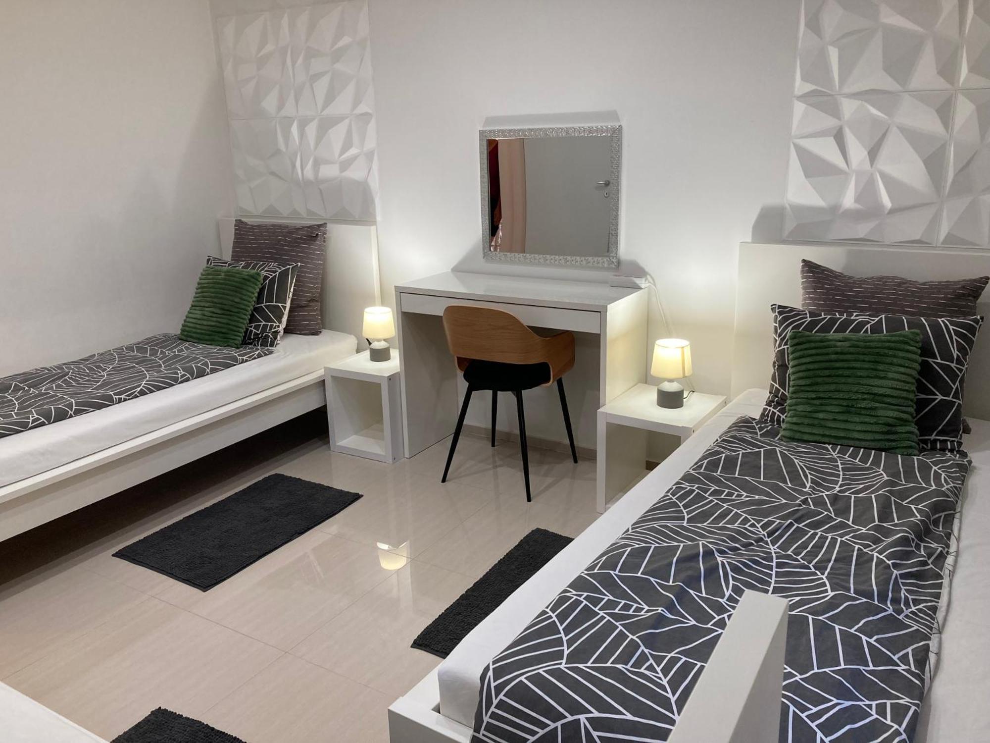 Apartman Sonas With Free Private Parking Karlovac Exteriör bild