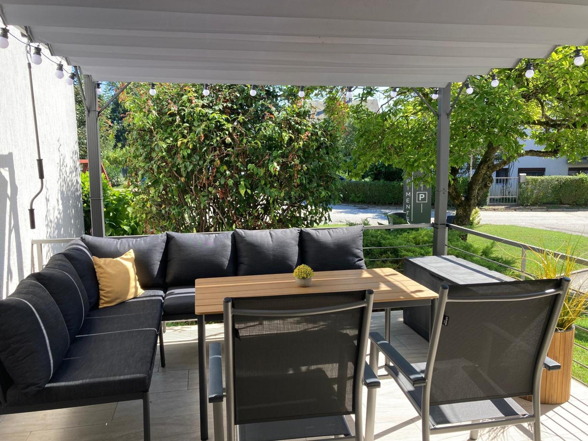 Apartman Sonas With Free Private Parking Karlovac Exteriör bild