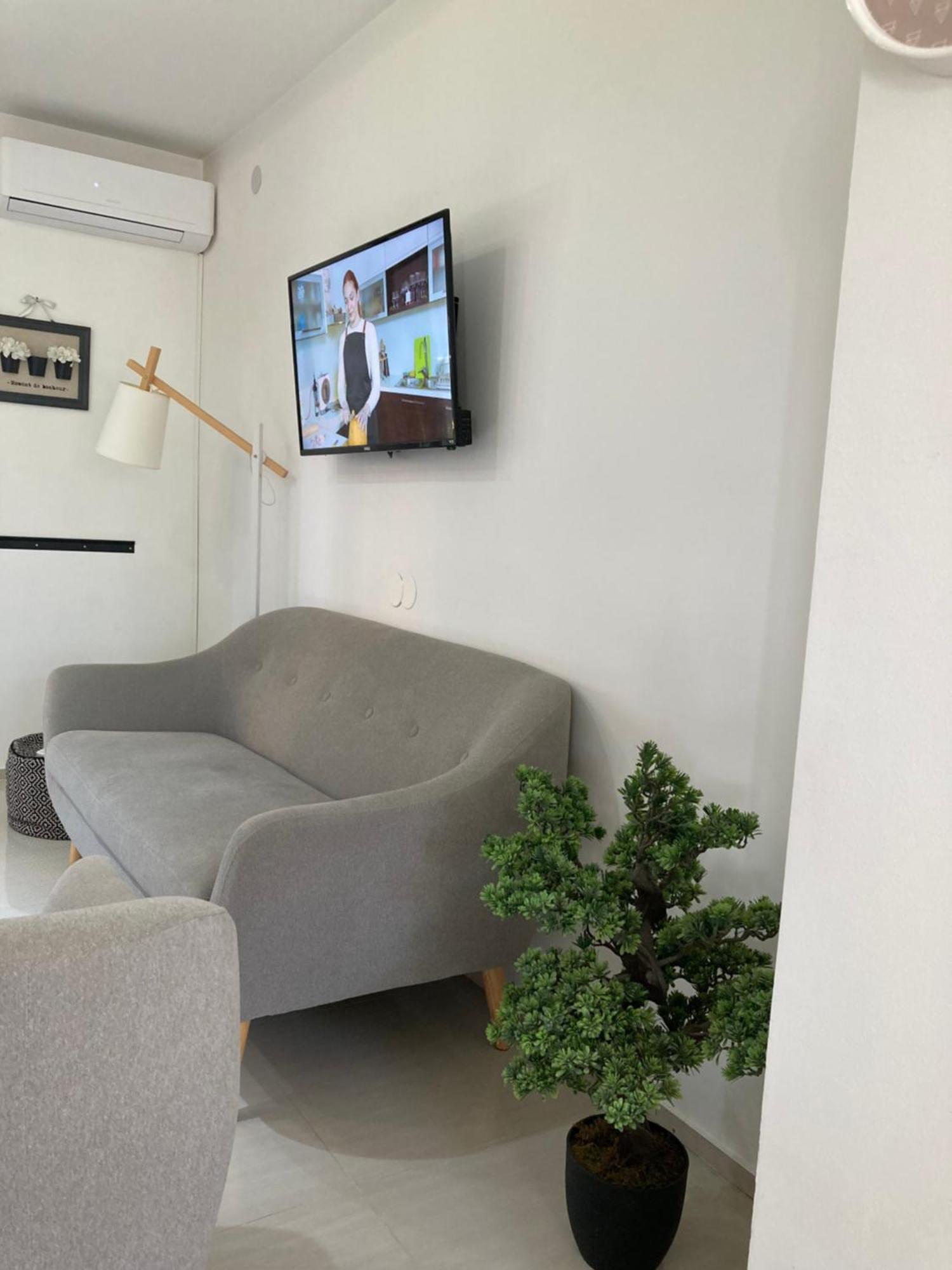 Apartman Sonas With Free Private Parking Karlovac Exteriör bild