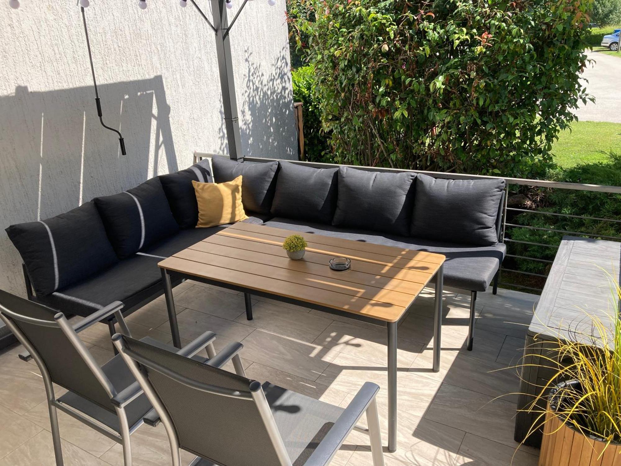 Apartman Sonas With Free Private Parking Karlovac Exteriör bild