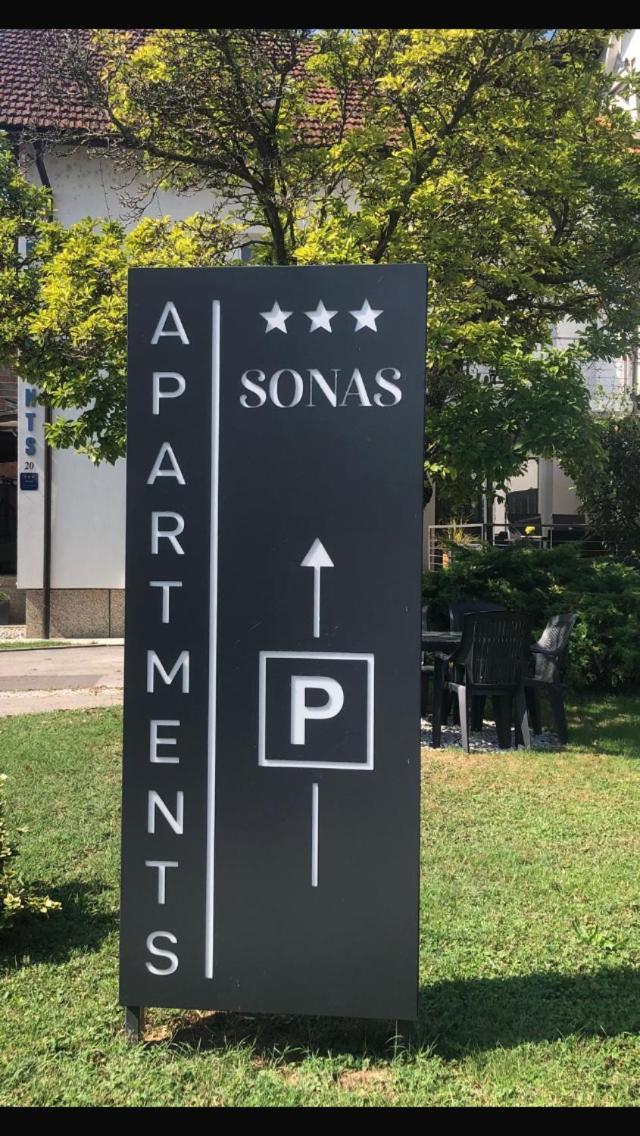 Apartman Sonas With Free Private Parking Karlovac Exteriör bild